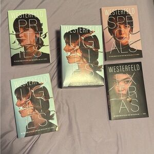 Westerfeld Book Series Set